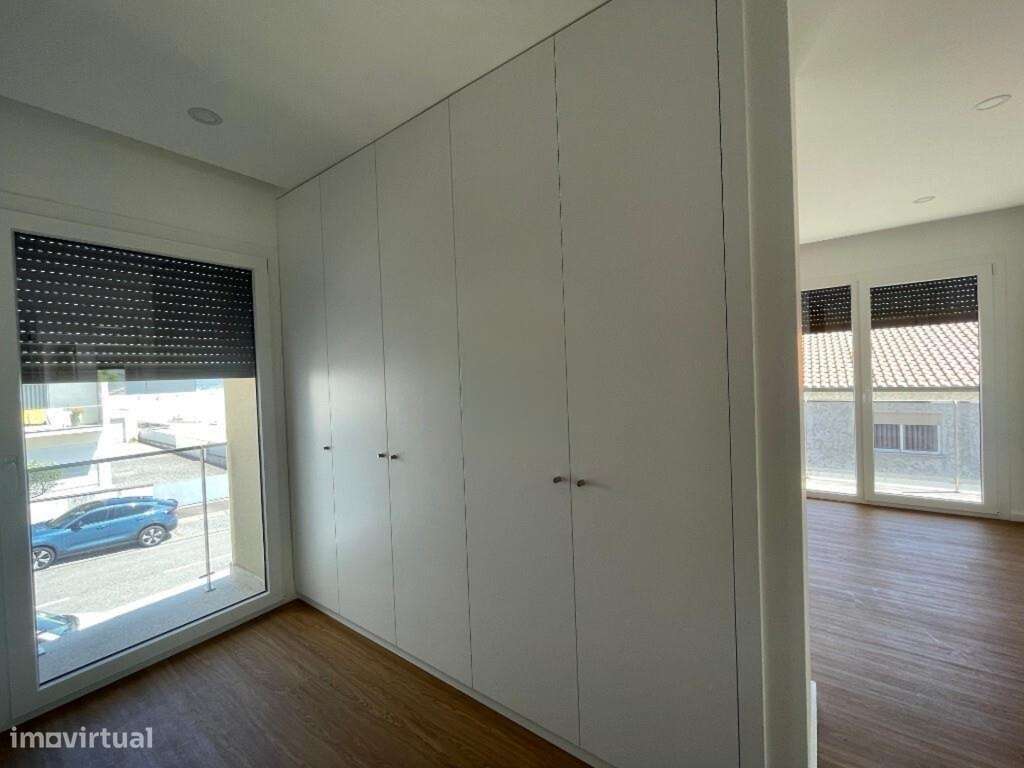 Excelente moradia em banda V3 em Arões-5