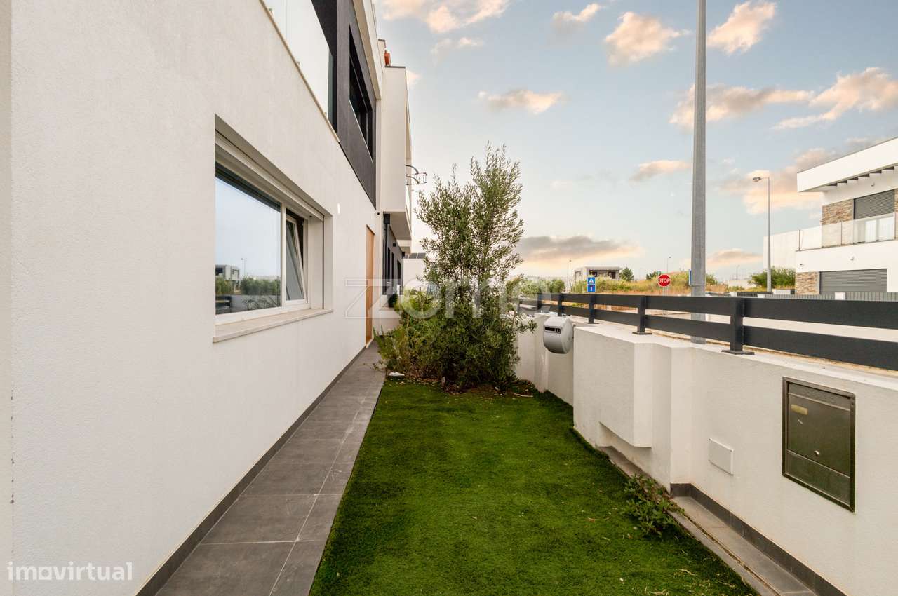 Moradia T3 com piscina na Sobreda-49