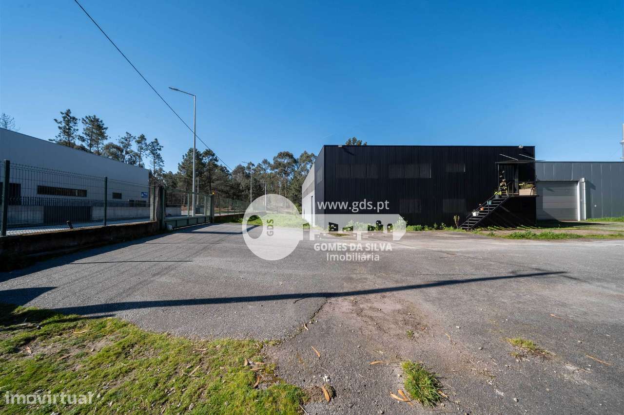 Pavilhão Industrial com lote de 5.850m2 em Espinho - Grande imagem: 4/15