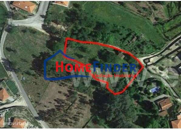 Moradia para Recuperar com Amplo Terreno e Potencial Infinito em Frian-15