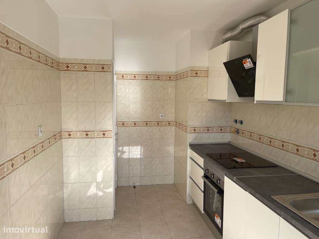 Apartamento T2 Renovado na Tapada de Mercês - Excelente Oportunidade - Grande imagem: 5/18