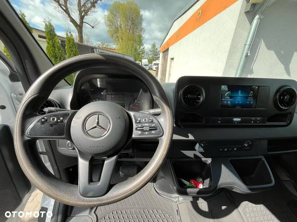 Mercedes-Benz Sprinter 516 - 16