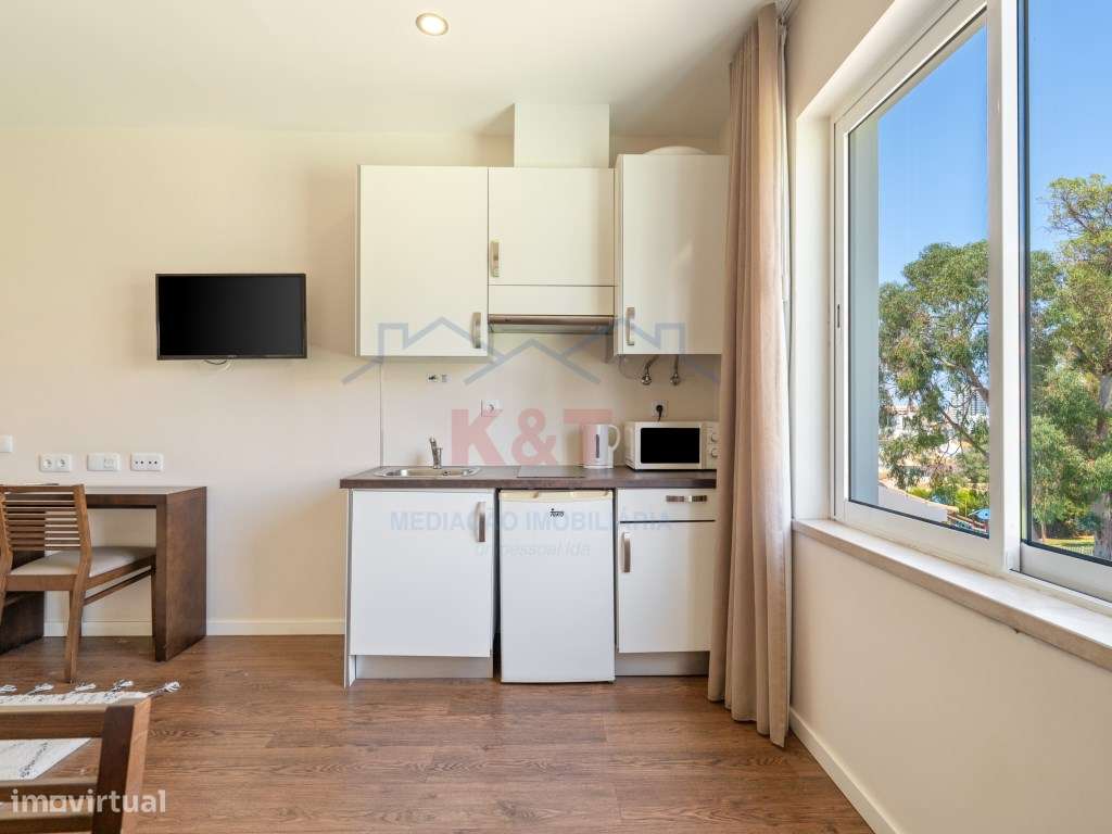 T0+1, Completamente mobiliado e equipado com varanda, jardins e pis... - Grande imagem: 4/17