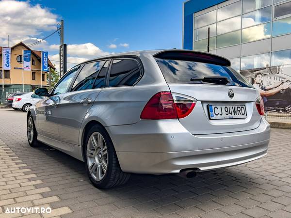 BMW Seria 3 320d Touring - 8