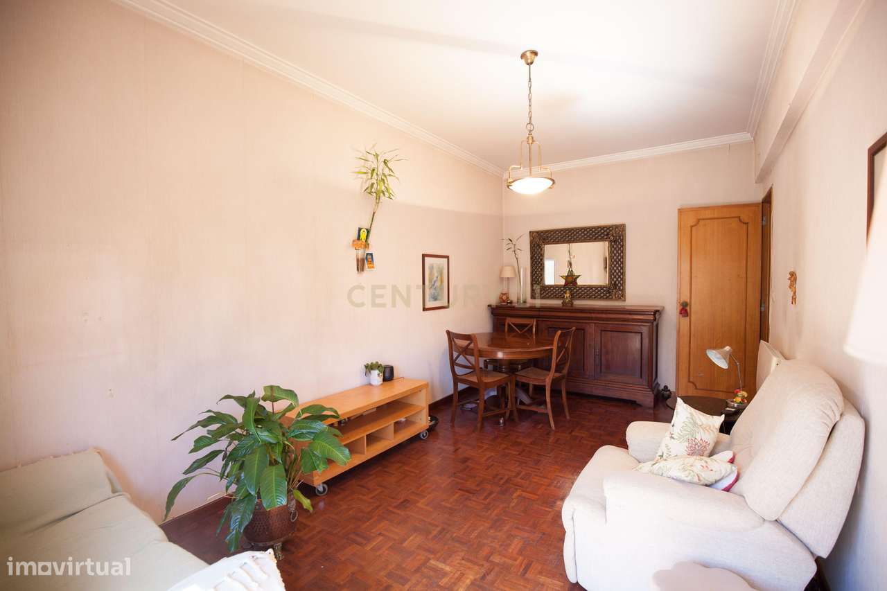 T3 com luz todo o dia - Estrada de Benfica - Grande imagem: 2/19