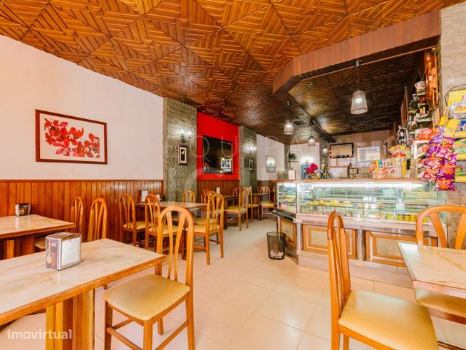 Café Totalmente Equipado em Zona Residencial Próxima à Praia em Paç...-7
