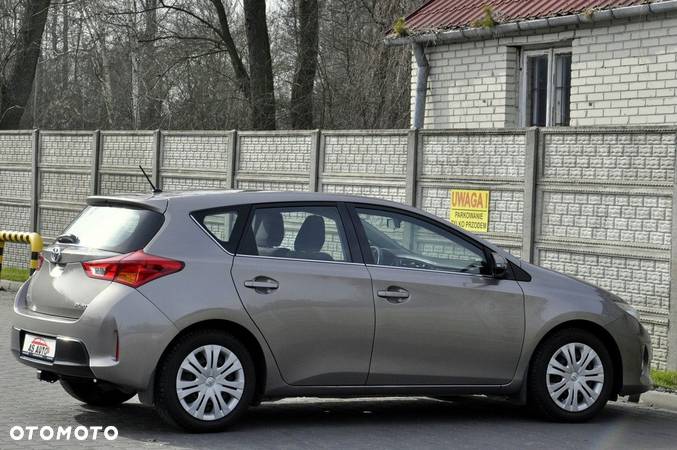 Toyota Auris 1.33 VVT-i Premium Comfort - 29