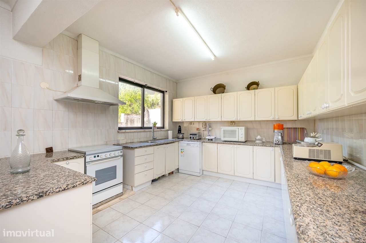 Moradia 10 assoalhadas com vista deslumbrante de Mar e de Serra.-14