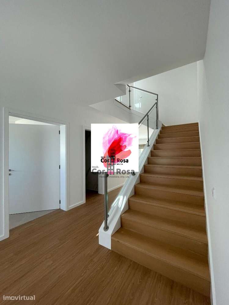 última moradia para venda – T3 gaveto Arões...-25