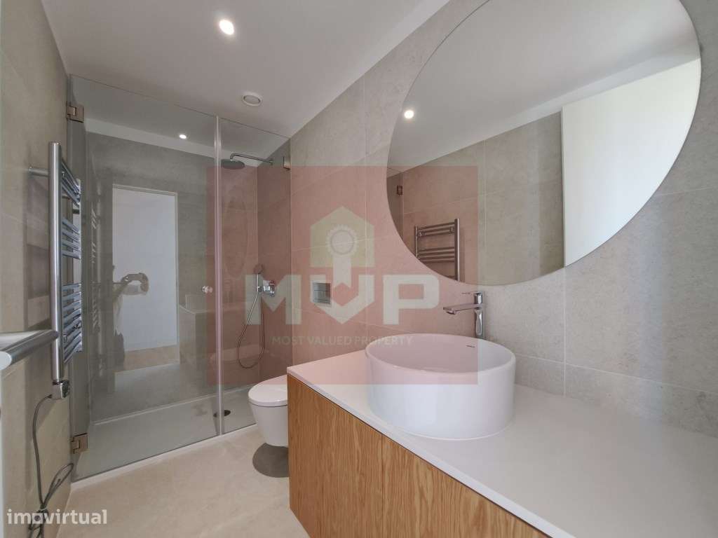 Moradia V3 com piscina e garagem em Vilamoura-9