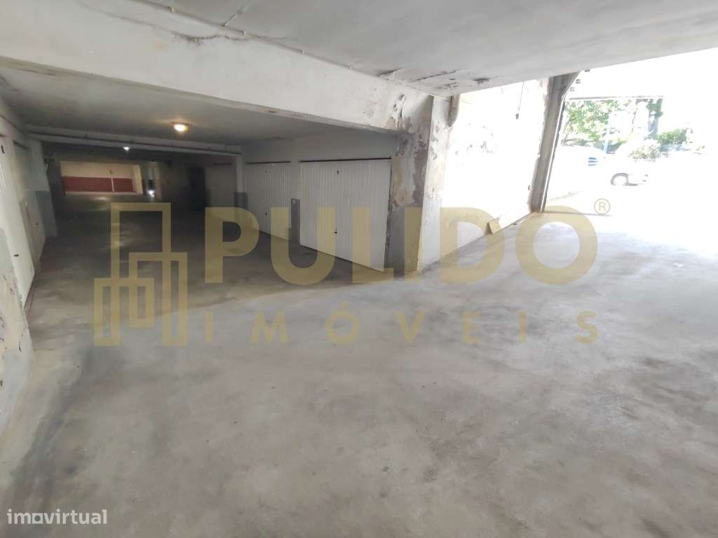Garagem fechada, ampla e com fácil acesso (até 4 unidades disponíveis)-8