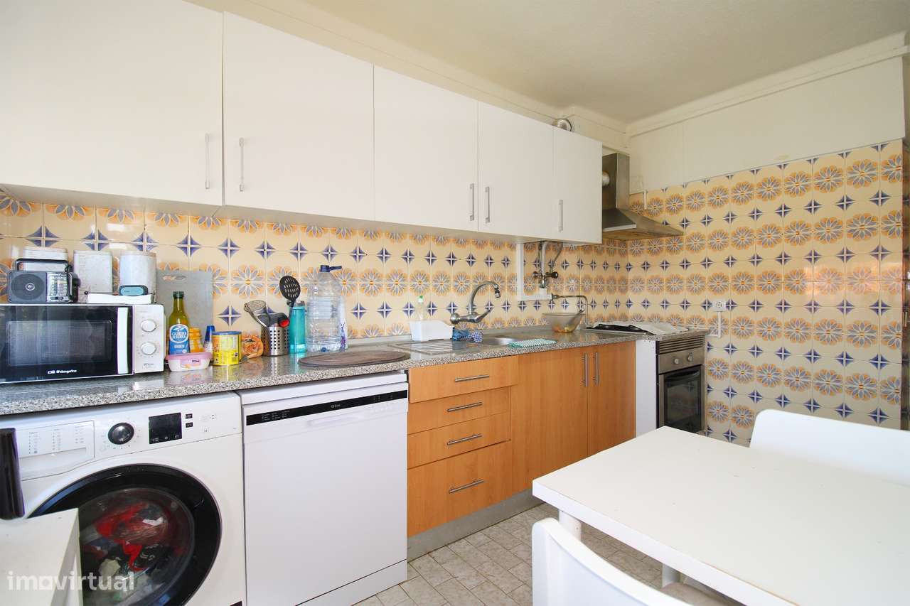 Apartamento T2 Amora - Seixal-6