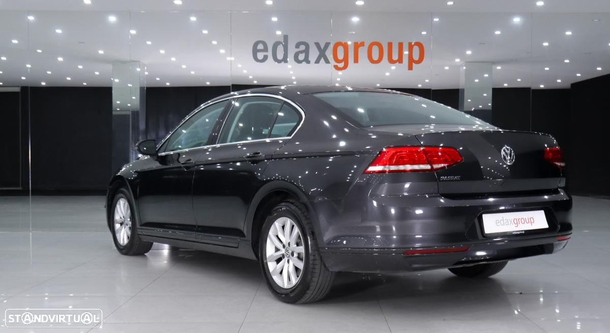 VW Passat 2.0 TDI Confortline - 4