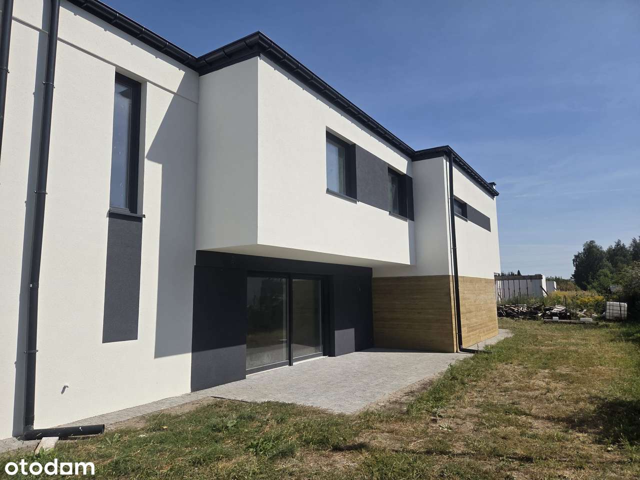 Skrajny segment / szereg z dużym ogródkiem w doskonałej lokalizacji!-6