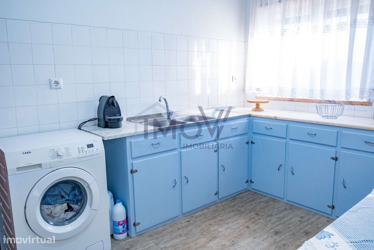 Propriedade com 2 Habitações, Anexo e Poço – Oportunidade Única em Fer-25