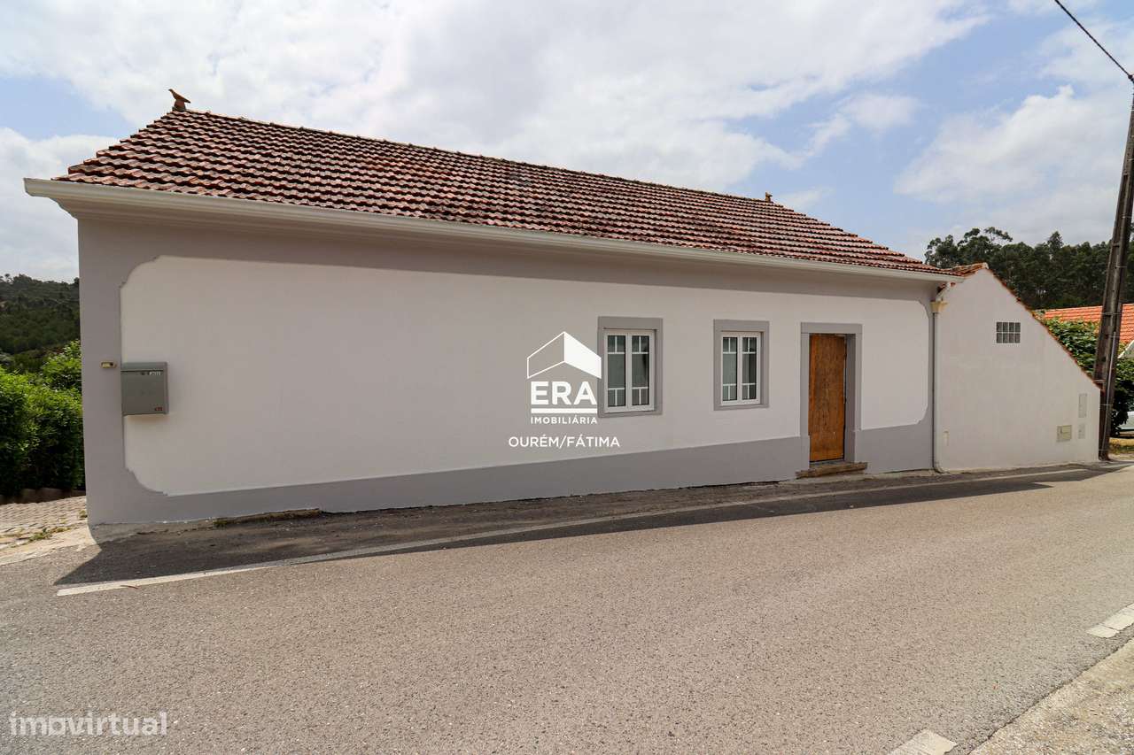 Moradia T3 localizada em Espite-20