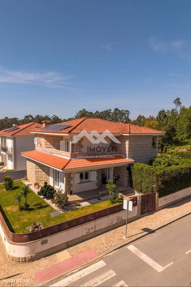 Moradia T4 | Piscina | Jardim | 4 frentes | Praia Fluvial-25