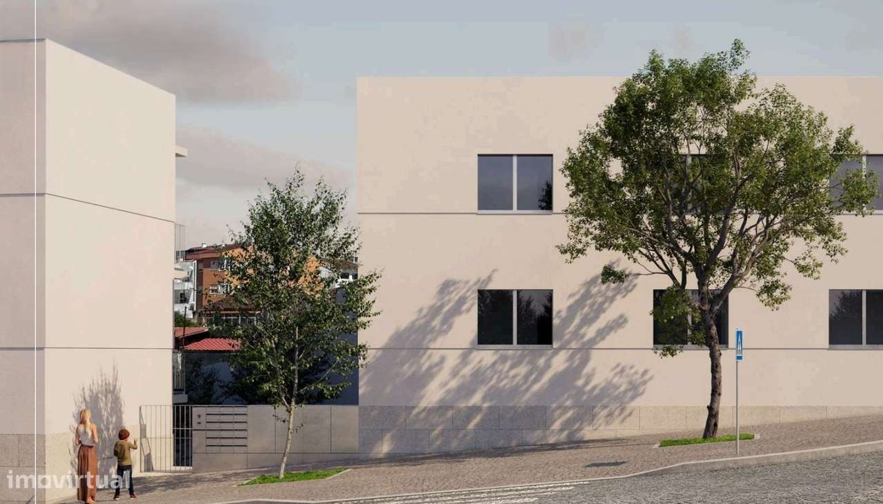 T2 c/ Terraço, Varanda Garagem e Arrumo - Grande imagem: 2/23