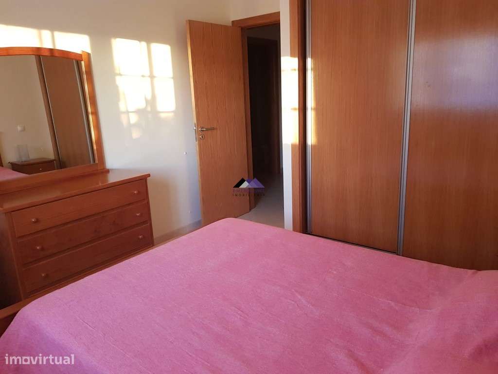 Moradia T3+1 com Estacionamento, Logradouro e Sótão-25