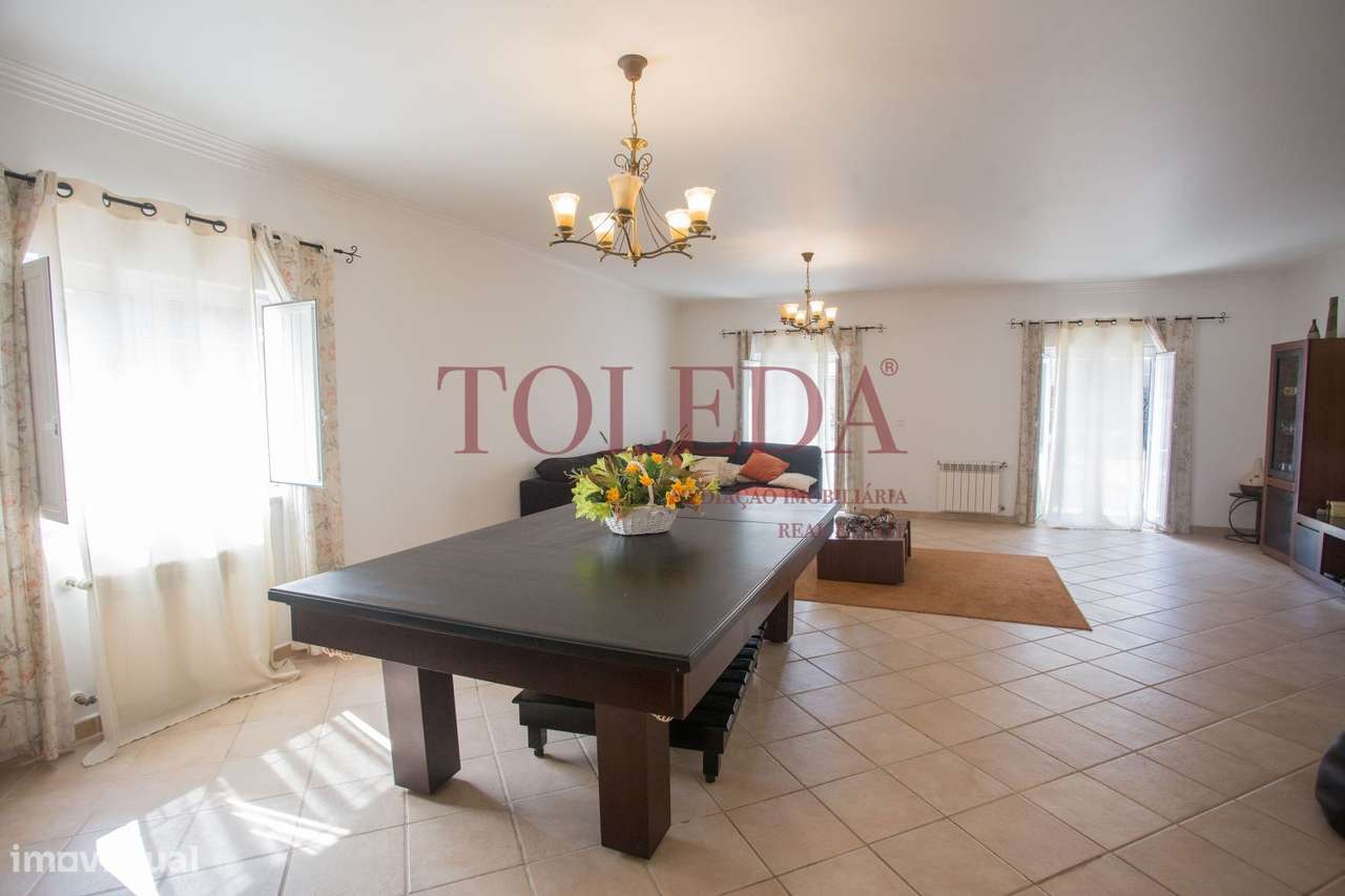 Moradia Isolada T4 em Azeitão com Piscina, Garagem e Churrasqueira-24