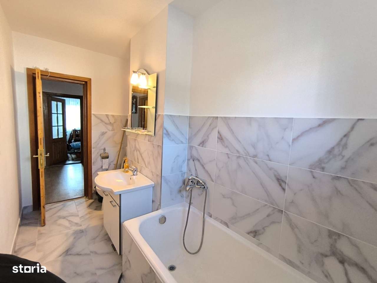 Apartament 3 camere etaj 1 Primaverii ( Capat 1 ) - Imagine principală: 2/5