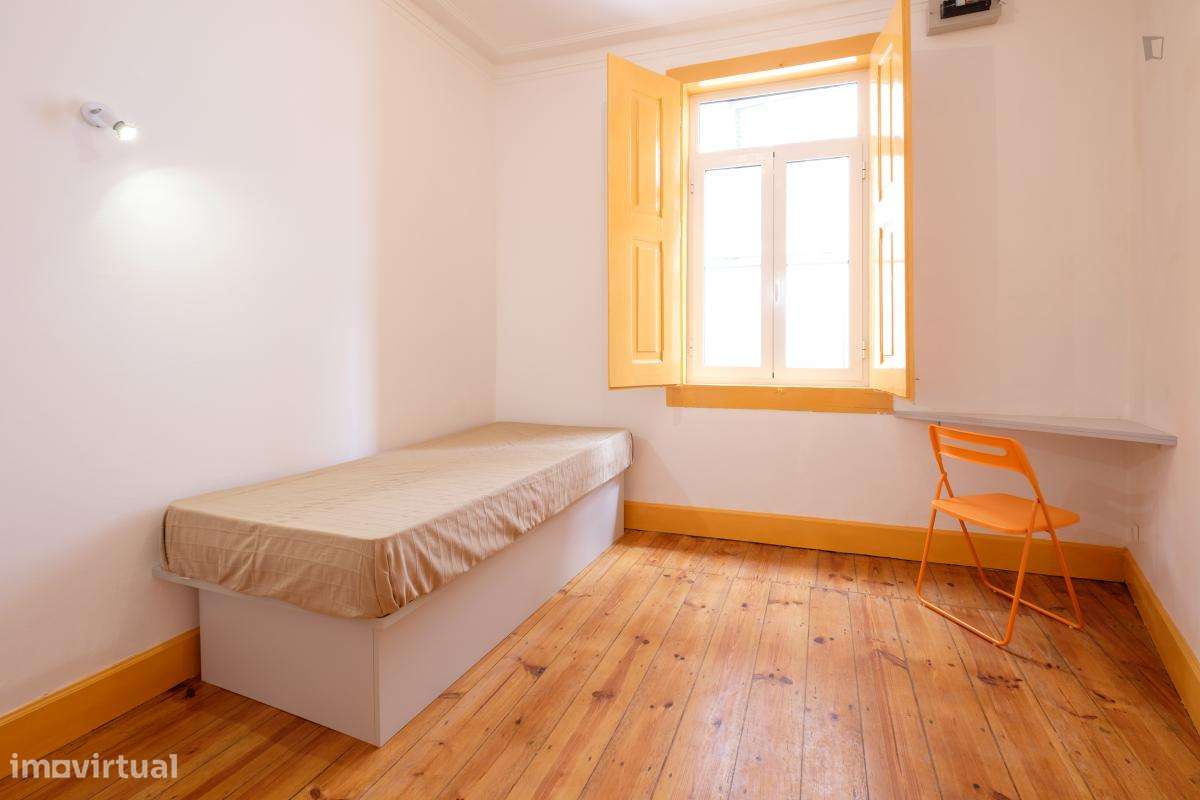 Quarto - localizado em Baixa Coimbra - Grande imagem: 5/10