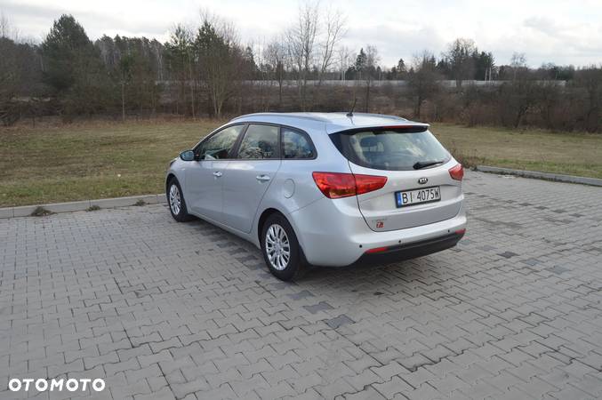 Kia Ceed Cee'd 1.6 GDI M - 3