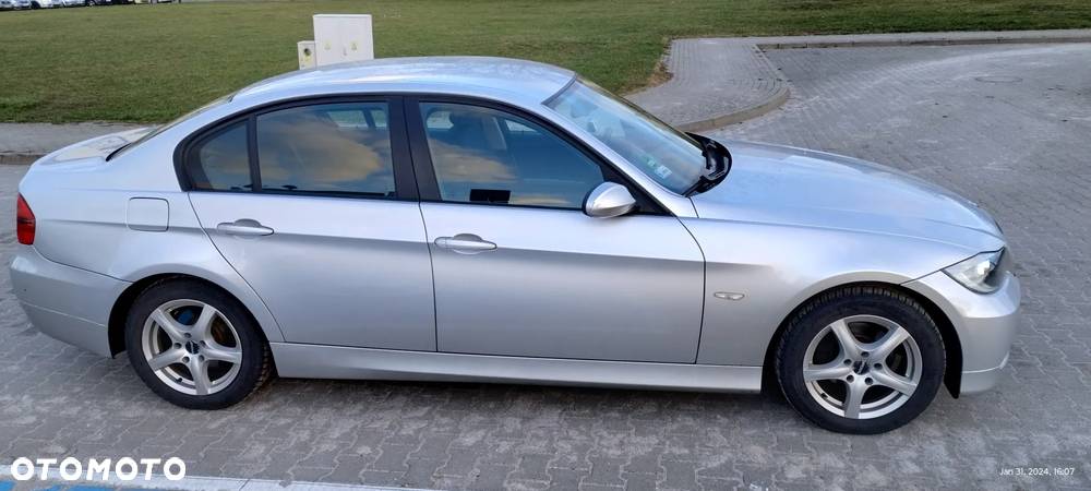 BMW Seria 3 320i - 4