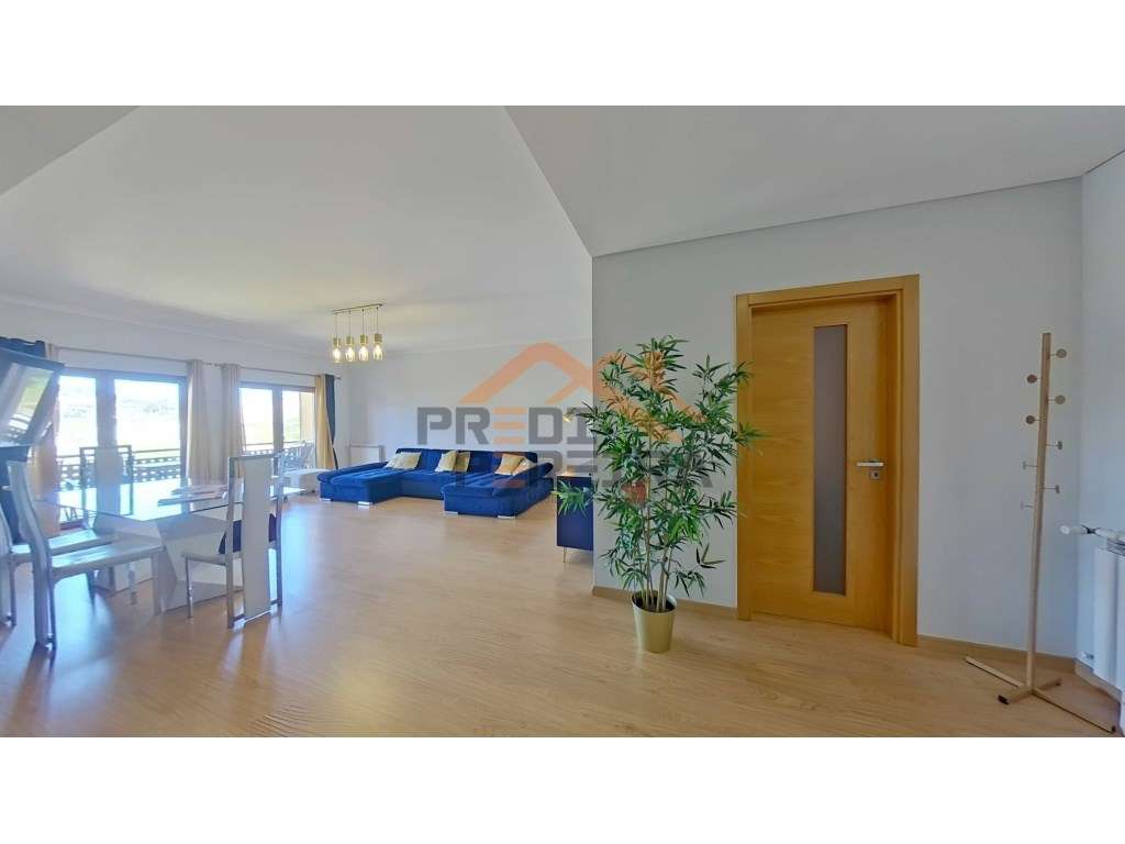 T3 com parqueamento e arrecadação, situado em condomínio privado. - Grande imagem: 3/42