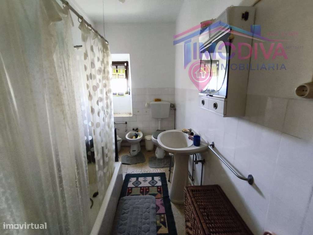 Moradia Isolada T3 com Terreno e Garagem em Bairradas, Figueiró dos...-7