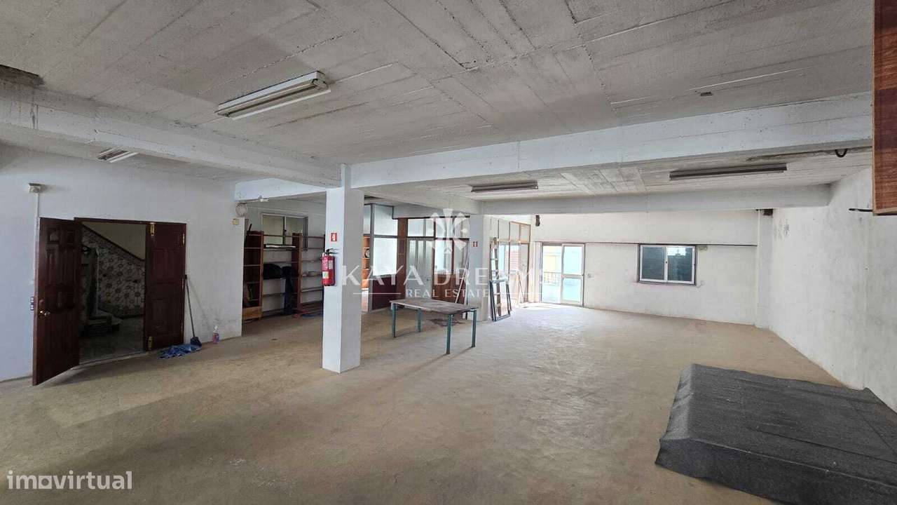 PRÉDIO COMPOSTO POR 4 PISOS EM EXCELENTE ESTADO, CAMARATE, LOURES-21