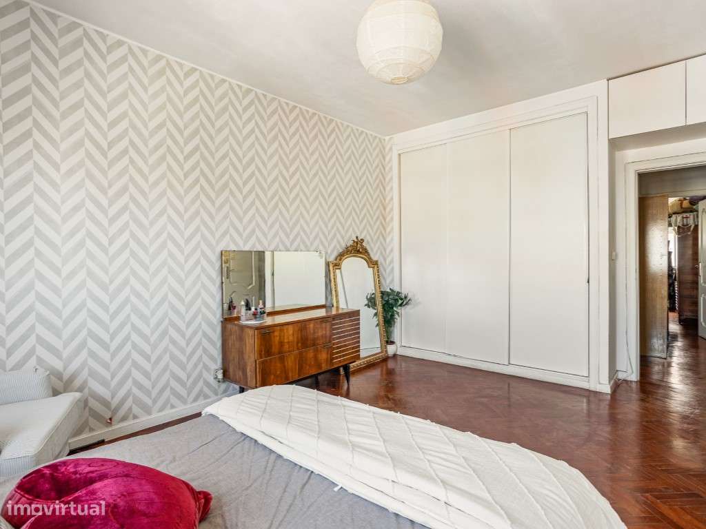 Excelente Apartamento T4 em MIraflores-21