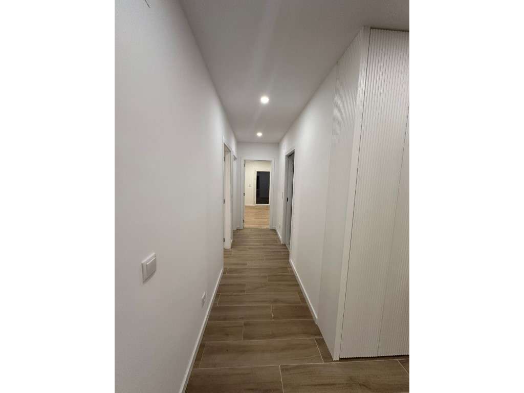 Moradia Geminada em Fernão ferro - Grande imagem: 5/13