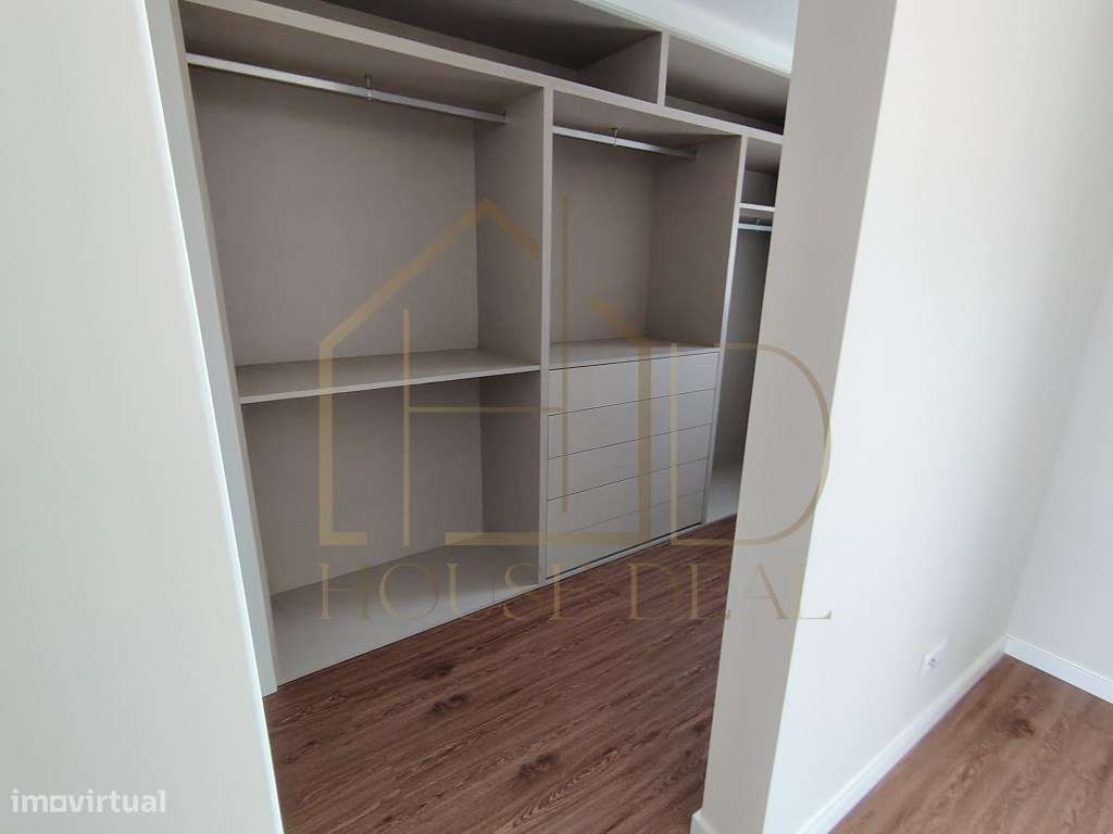 Magnífica Moradia T4 com Garagem e Piscina. Vendas de Azeitão-44
