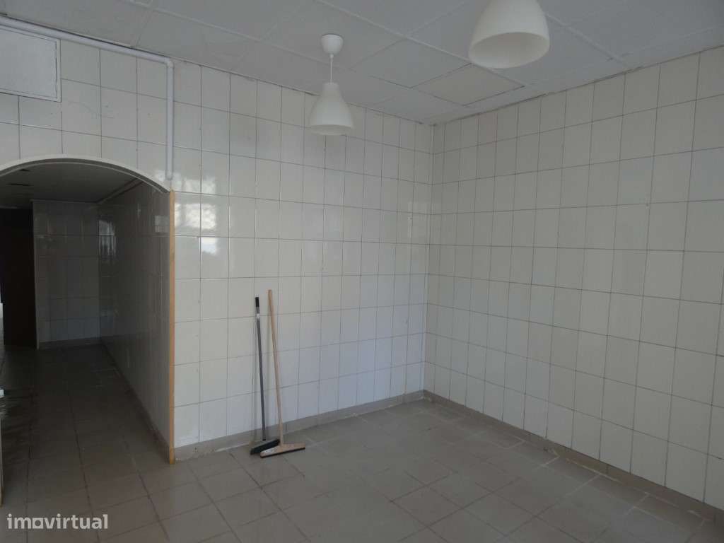 Espaço Comercial à Venda | 70m² | Saída de Fumos | Excelente Locali... - Grande imagem: 4/21