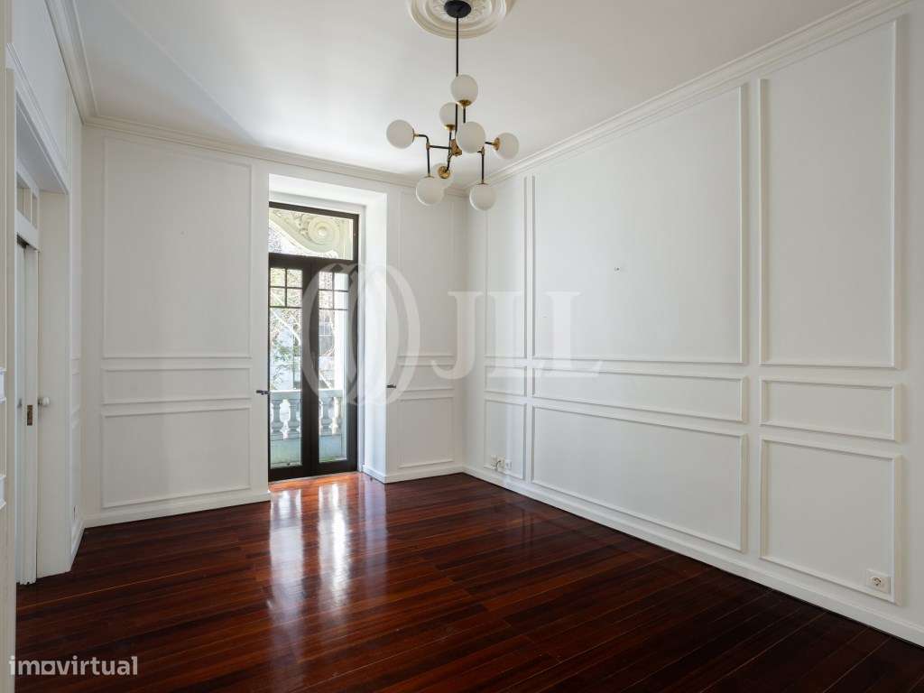 Apartamento T1+1 com garagem, na Rua Castilho, em Lisboa - Grande imagem: 5/34