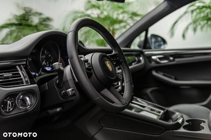 Porsche Macan T - 13