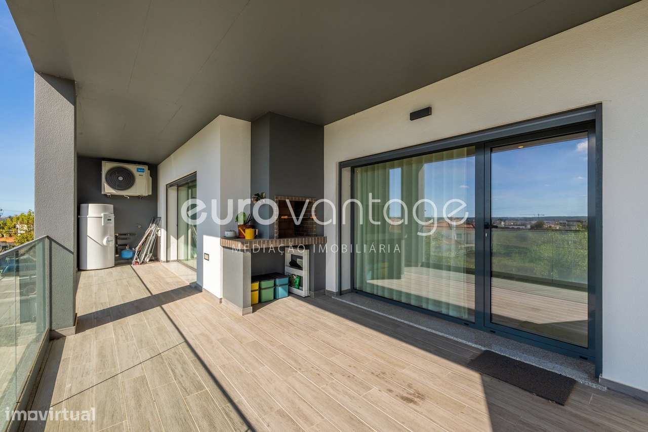Apartamento T3 de Excelentes áreas-27