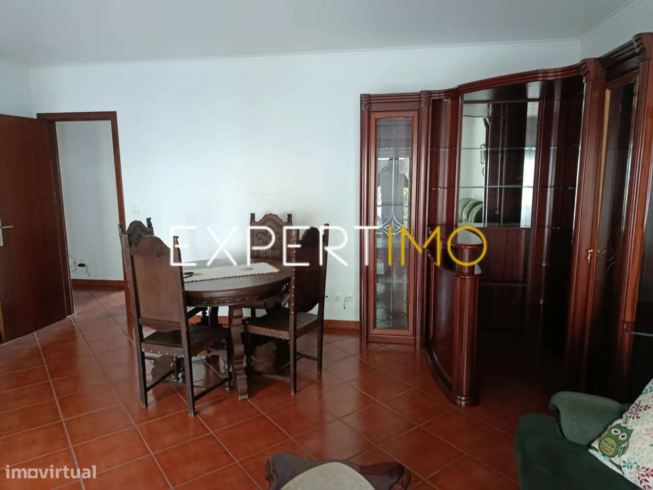 Apartamento T2 R/C mobilado, com varanda e arrecadação-18