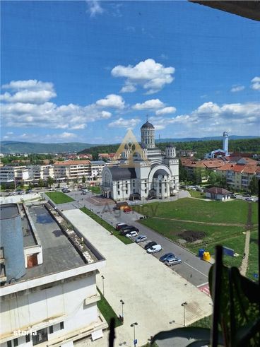 DE VANZARE  – apartament cu 3 camere, vedere superb&#259; &#537;i lini-0
