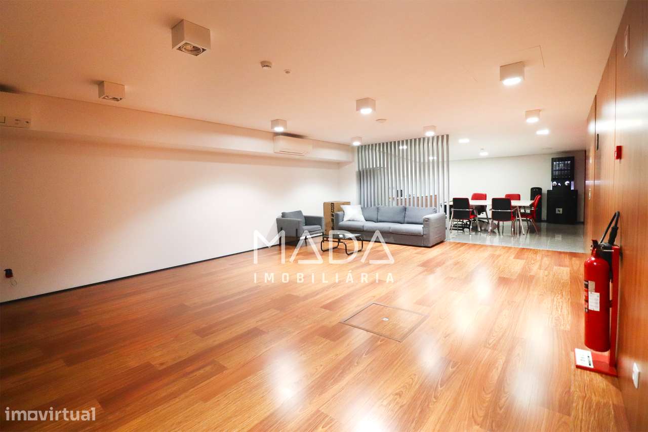 Escritório c/garagem (12 carros) na Av. da República em V.N. de Gaia-20