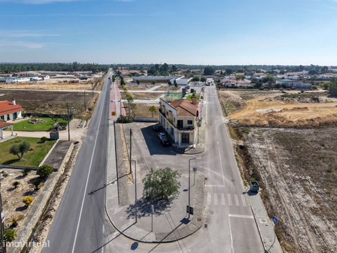 Apartamento T4 com amplo logradouro em Foros de Salvaterra, Salvaterra - Grande imagem: 4/20