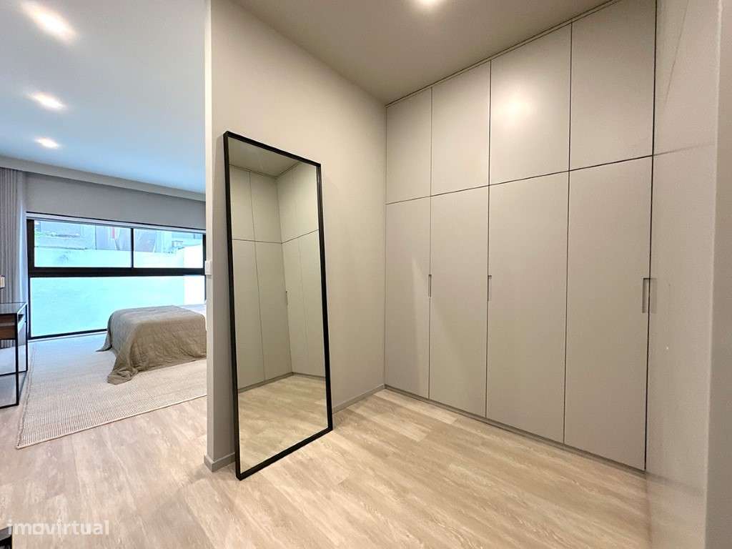 Apartamento T3 com garagem em palacete renovado em Lisboa-12