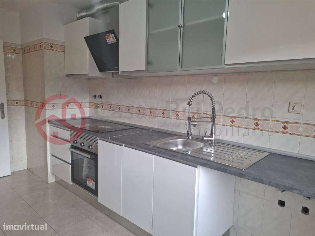 Apartamento T2 na Tapada das Mercês , Algueirão/Mem Martins - Grande imagem: 2/24