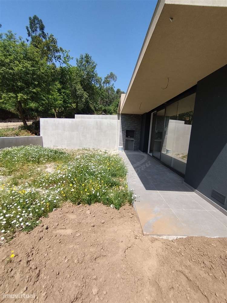 Moradia de 2 pisos em avançado estado de construção - Grande imagem: 5/9