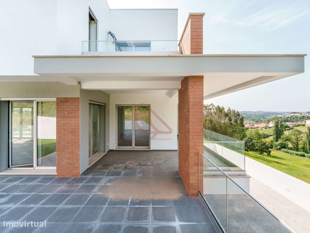 Moradia Isolada T4 Contemporânea com Jardim e Acabamentos Premium -...-20