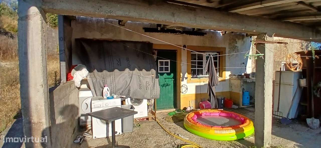 Moradia geminada, 1240m2 de terreno Chão das Maias, Tomar - Grande imagem: 3/17