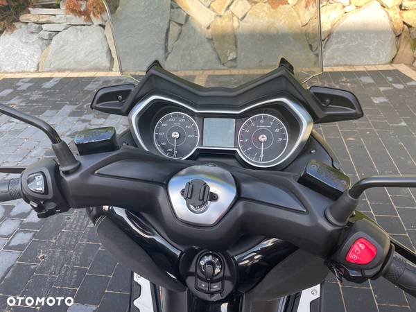 Yamaha X-max - 10