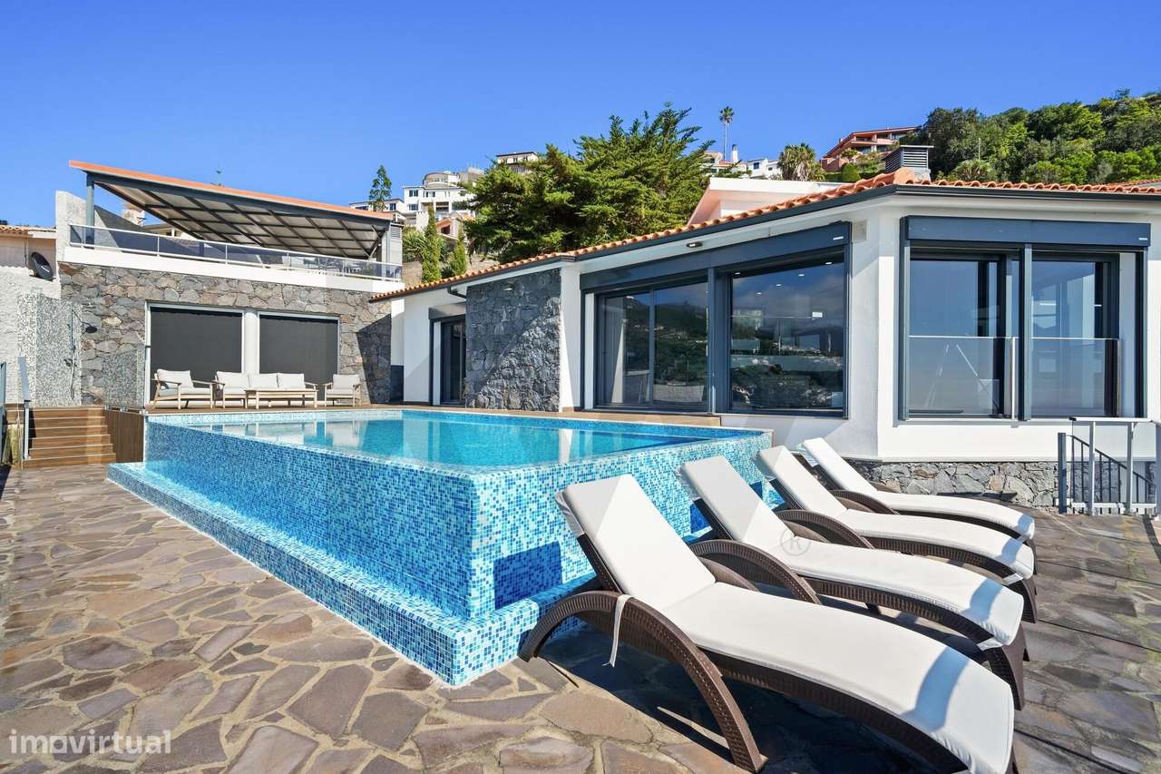 Moradia T4 com piscina e vista oceano, São Gonçalo, Funchal-8