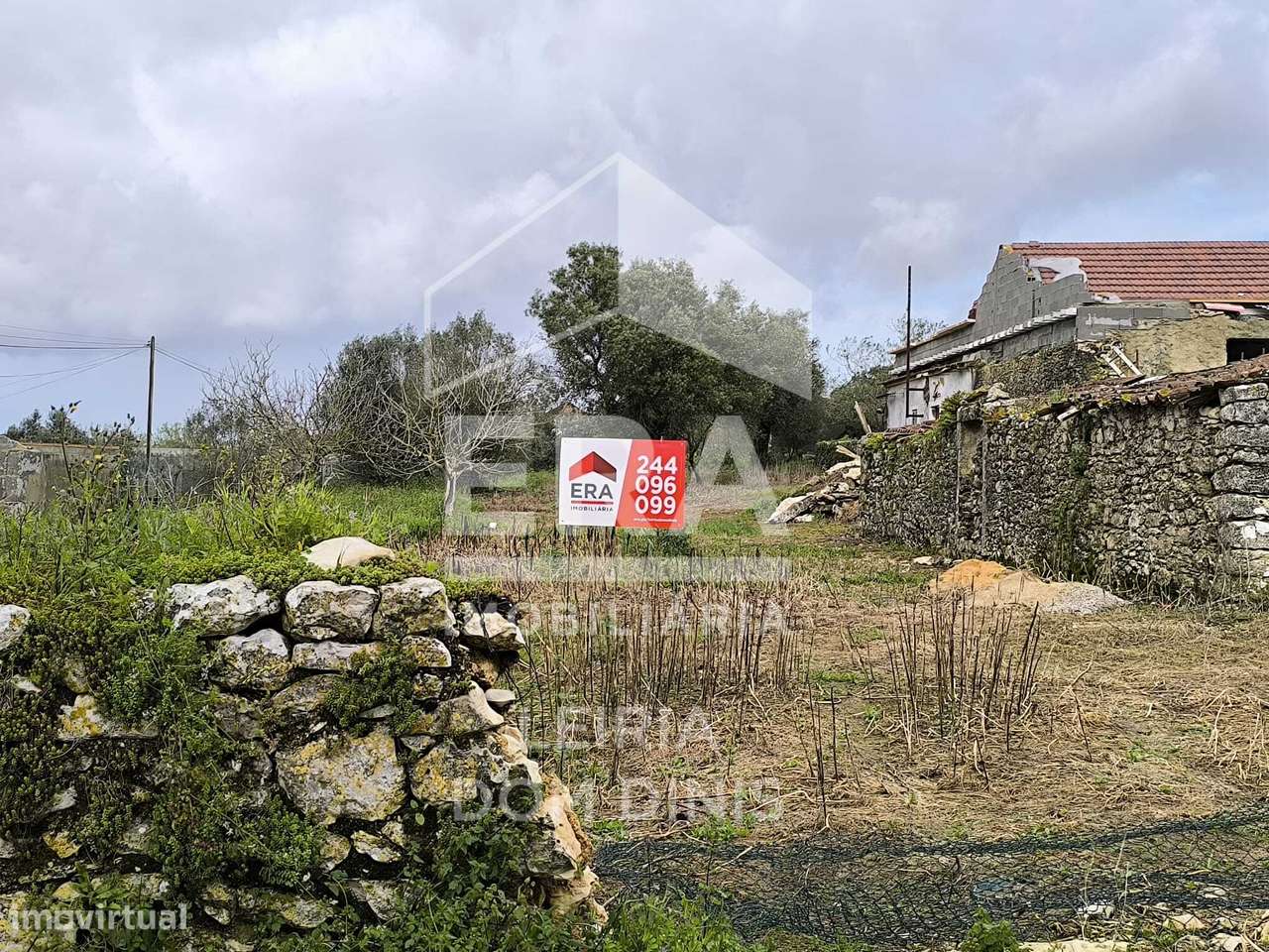 Terreno Urbano com Acesso Pavimentado e Vedação - Grande imagem: 4/6